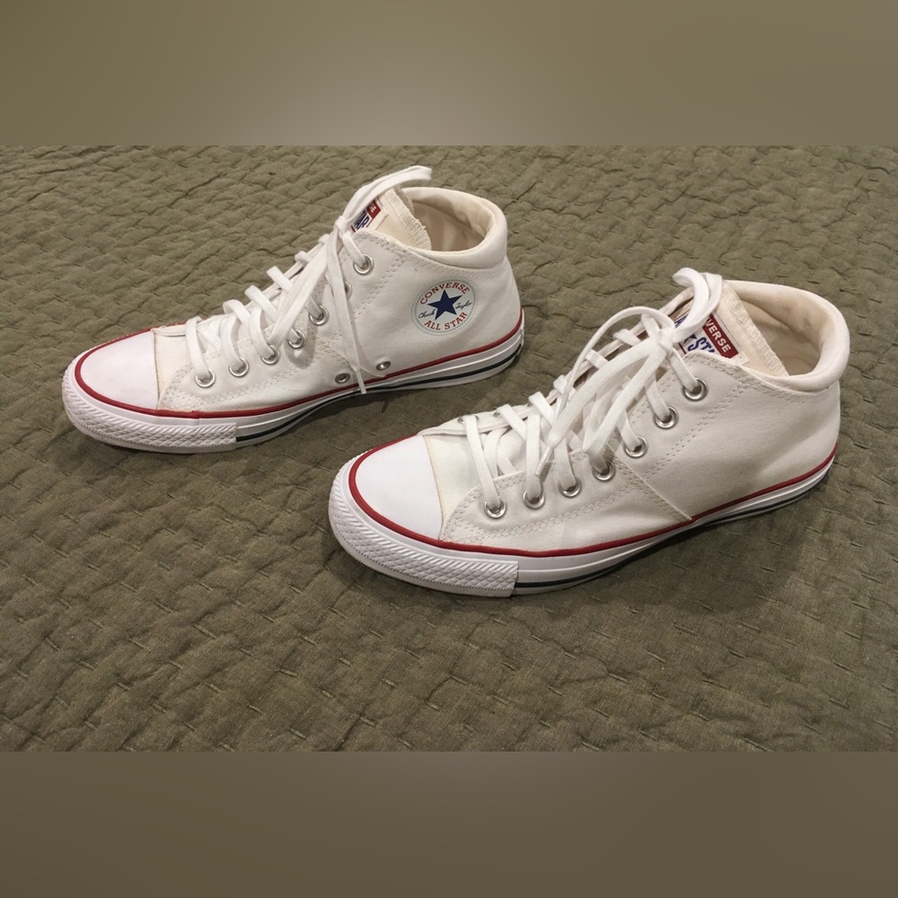 Womens Converse Chuck Taylor Mid-Top Sneakers, white, size 9